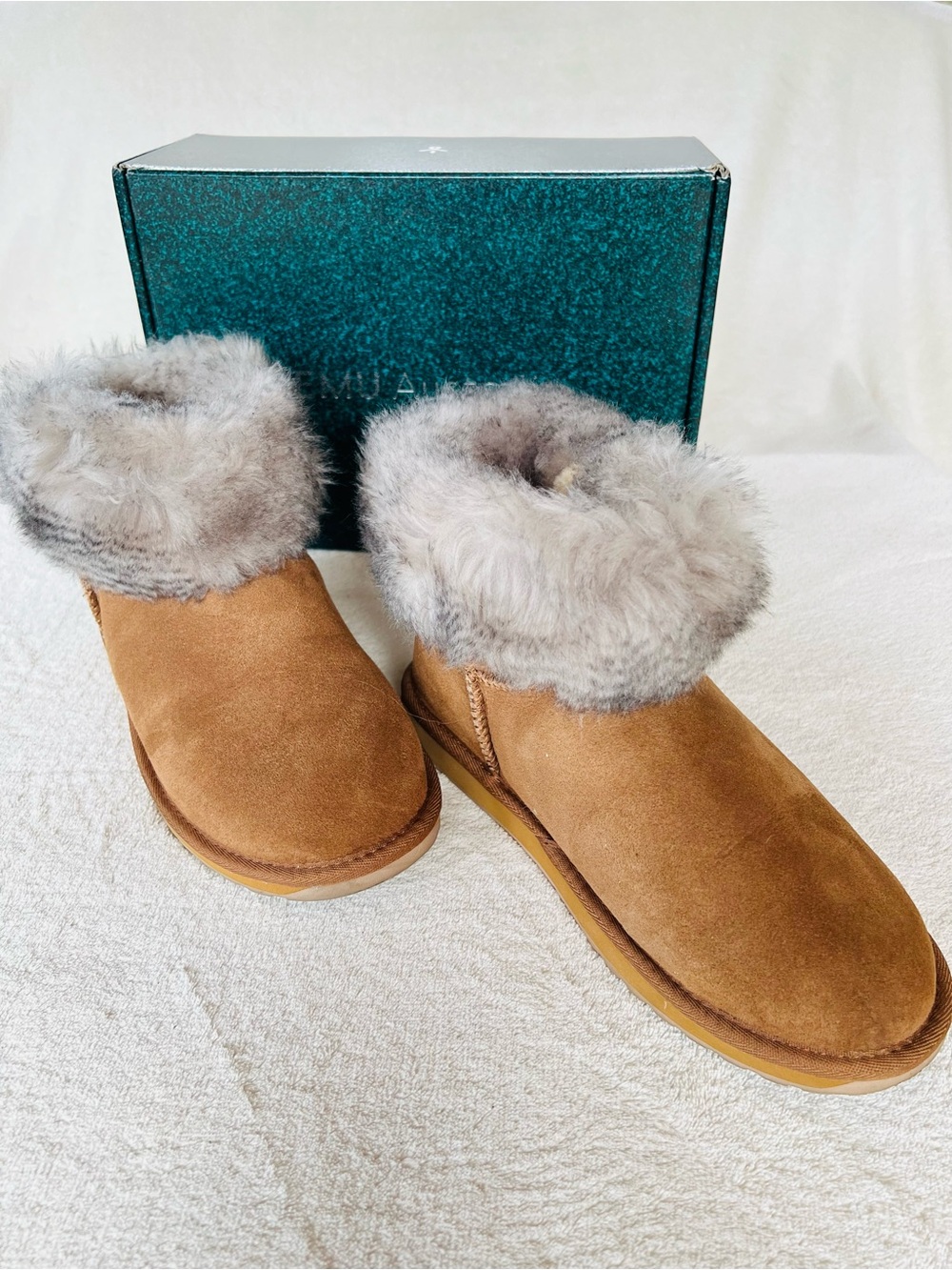 EMU Australia Stinger Micro Crimp Shearling Boots – Chestnut – Size 8 – NIB